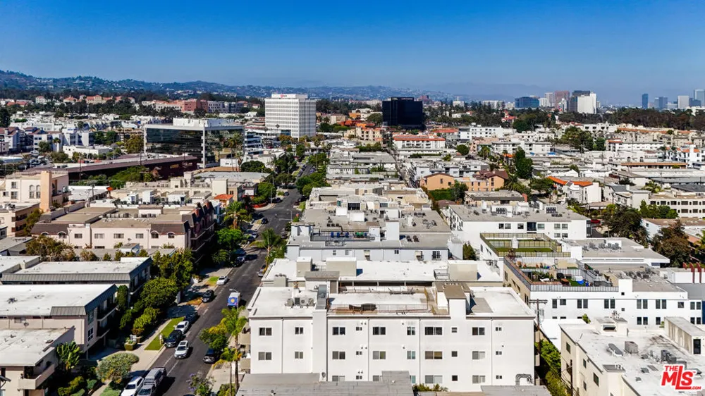 11840 Dorothy Street #302 Los Angeles, CA 90049