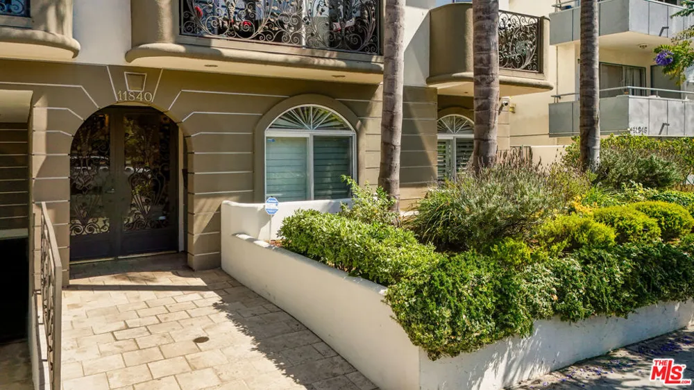 11840 Dorothy Street #302 Los Angeles, CA 90049