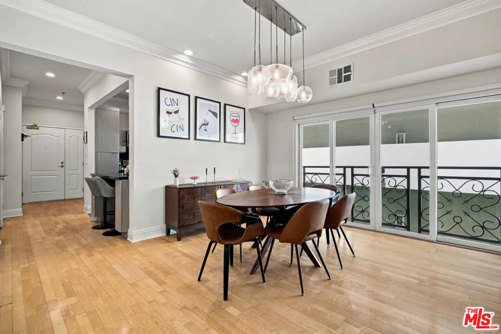 11840 Dorothy Street #302 Los Angeles, CA 90049