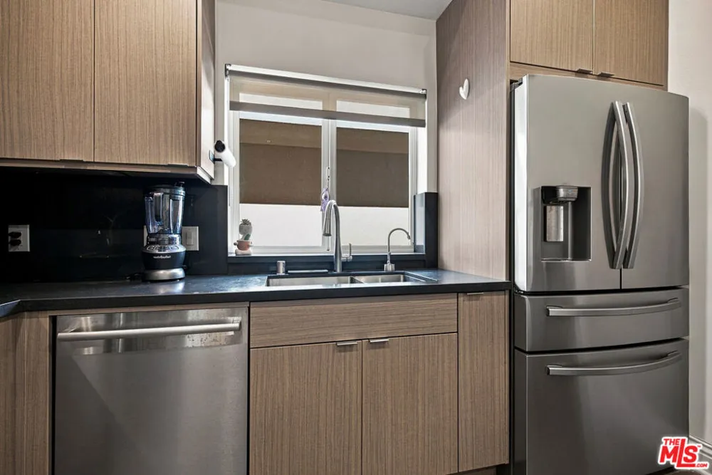 11840 Dorothy Street #302 Los Angeles, CA 90049