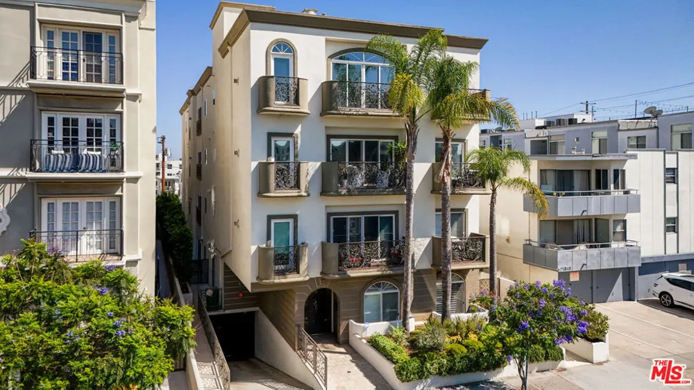 11840 Dorothy Street #302 Los Angeles, CA 90049