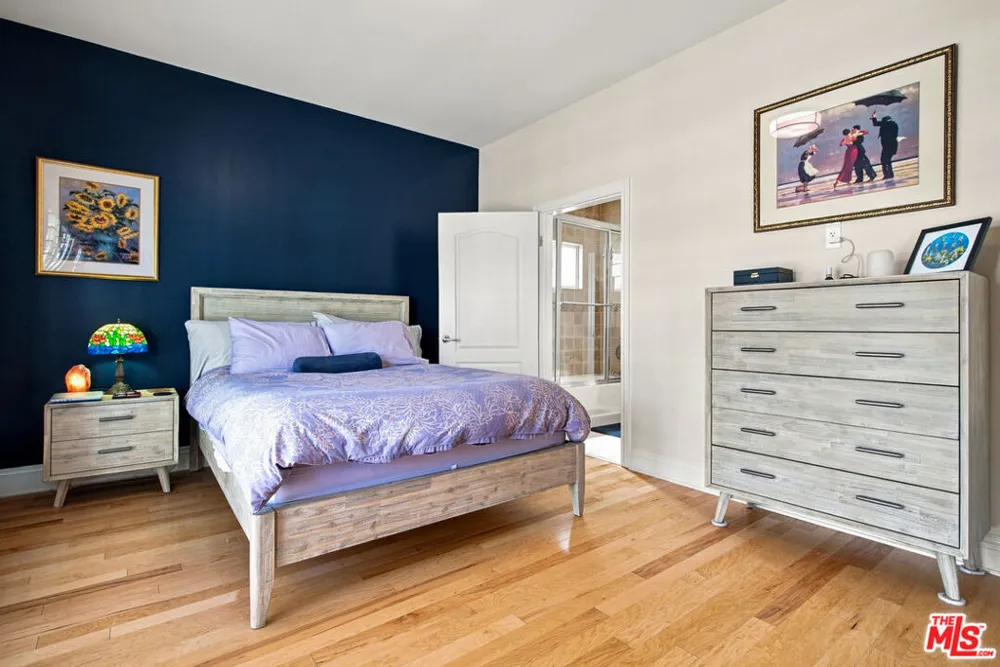 11840 Dorothy Street #302 Los Angeles, CA 90049