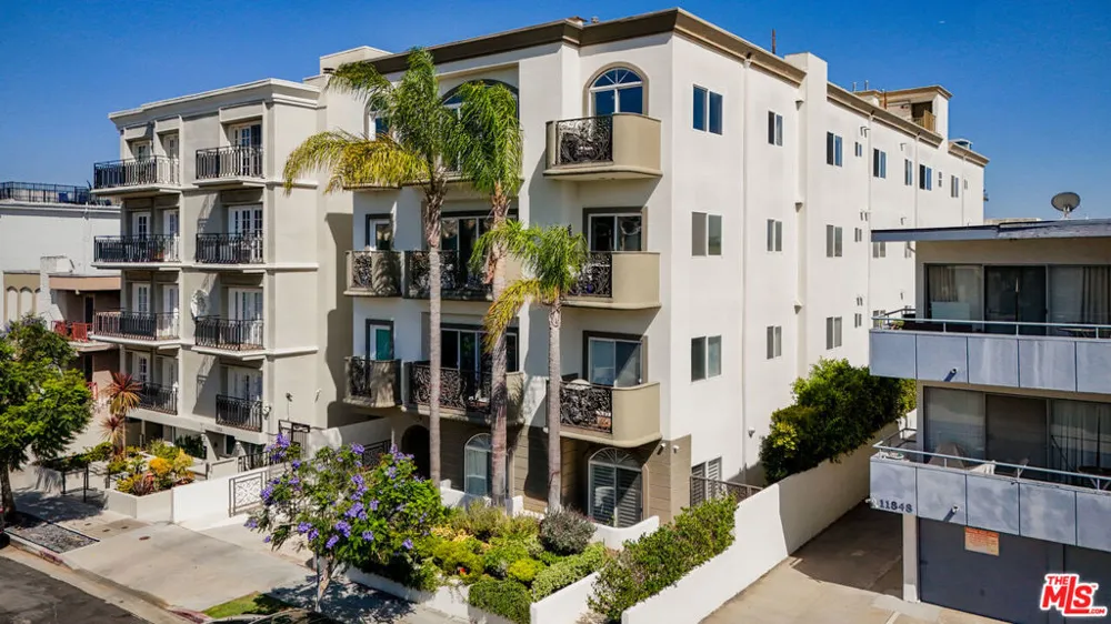 11840 Dorothy Street #302 Los Angeles, CA 90049
