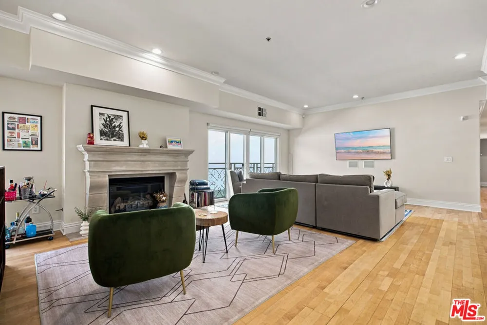 11840 Dorothy Street #302 Los Angeles, CA 90049