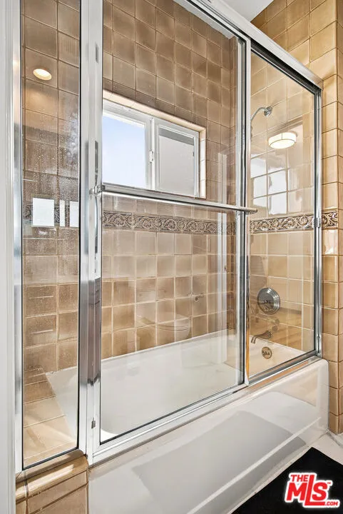 11840 Dorothy Street #302 Los Angeles, CA 90049