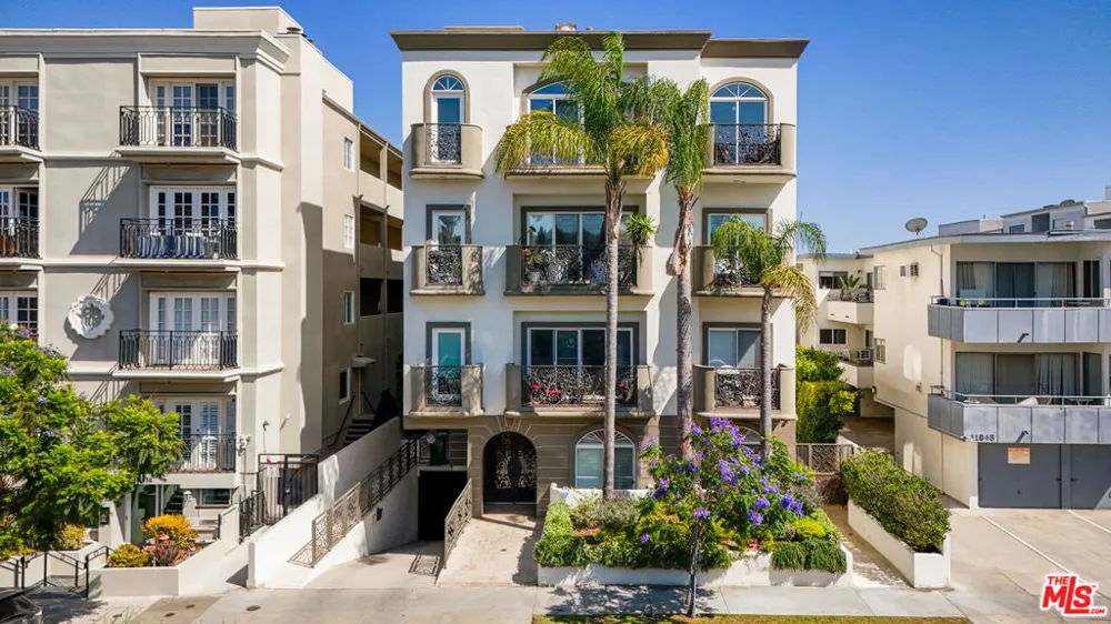 11840 Dorothy Street #302 Los Angeles, CA 90049