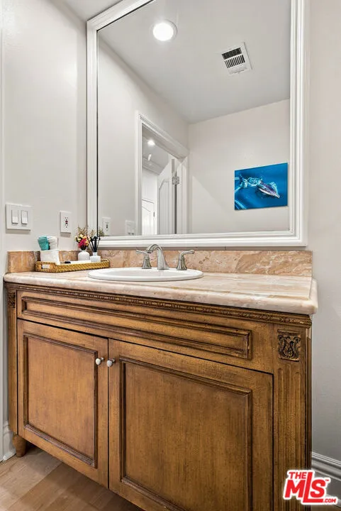 11840 Dorothy Street #302 Los Angeles, CA 90049