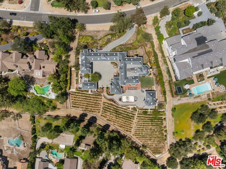 25045 Jim Bridger Road Hidden Hills, CA 91302