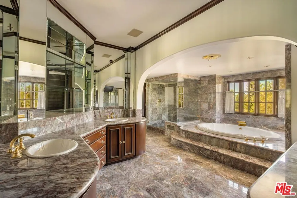 25045 Jim Bridger Road Hidden Hills, CA 91302