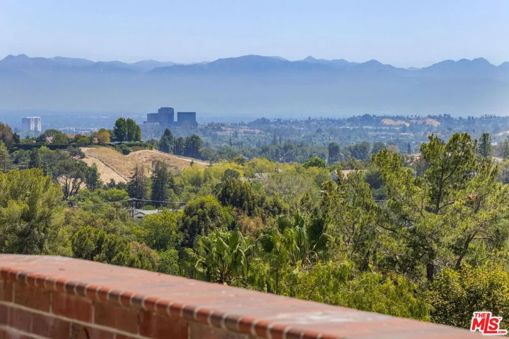 25045 Jim Bridger Road Hidden Hills, CA 91302