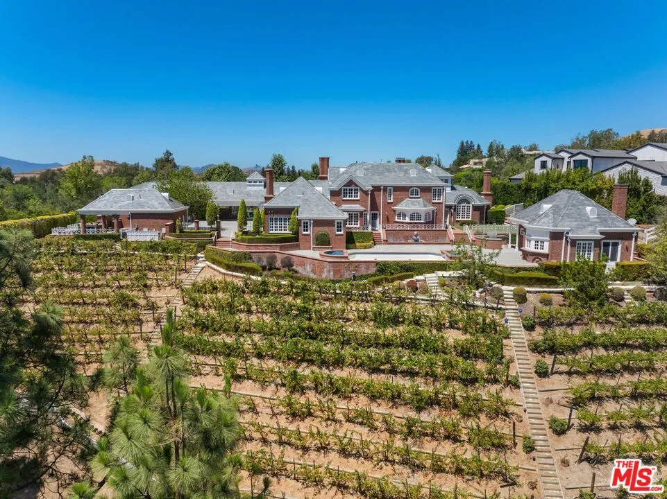 25045 Jim Bridger Road Hidden Hills, CA 91302