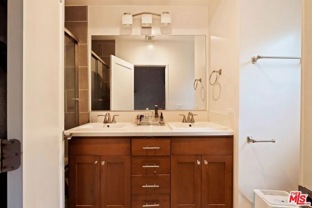 5815 Franklin Avenue Los Angeles, CA 90028