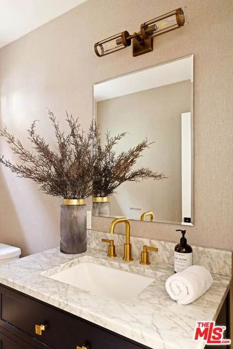825 Huntley West Hollywood, CA 90069