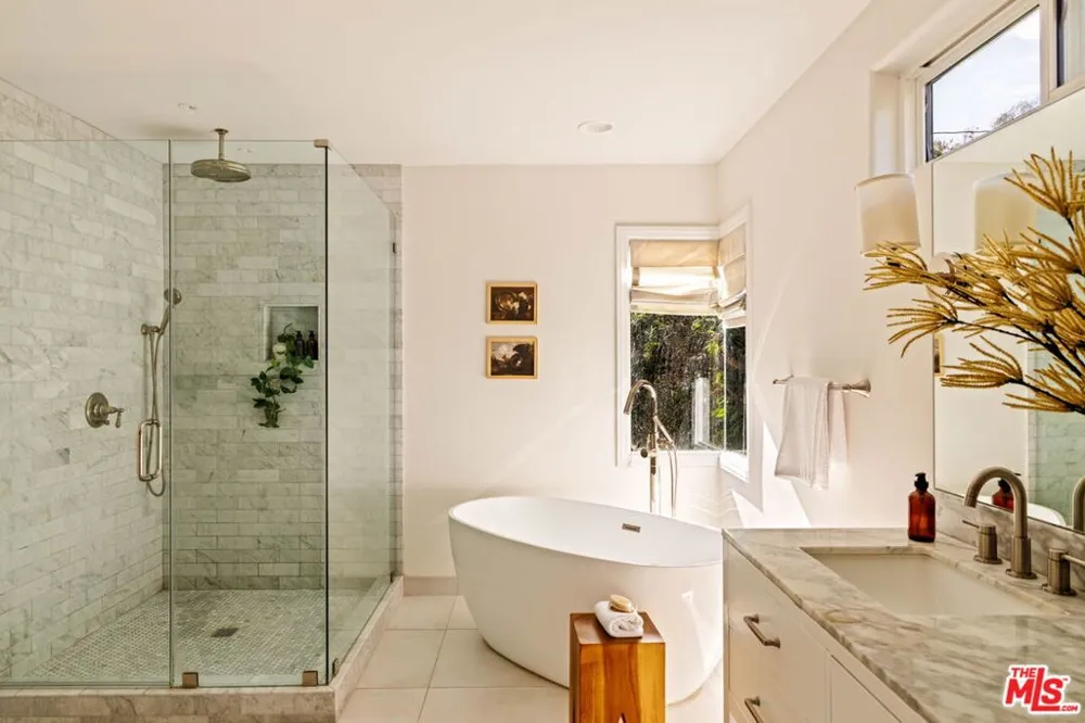 825 Huntley West Hollywood, CA 90069