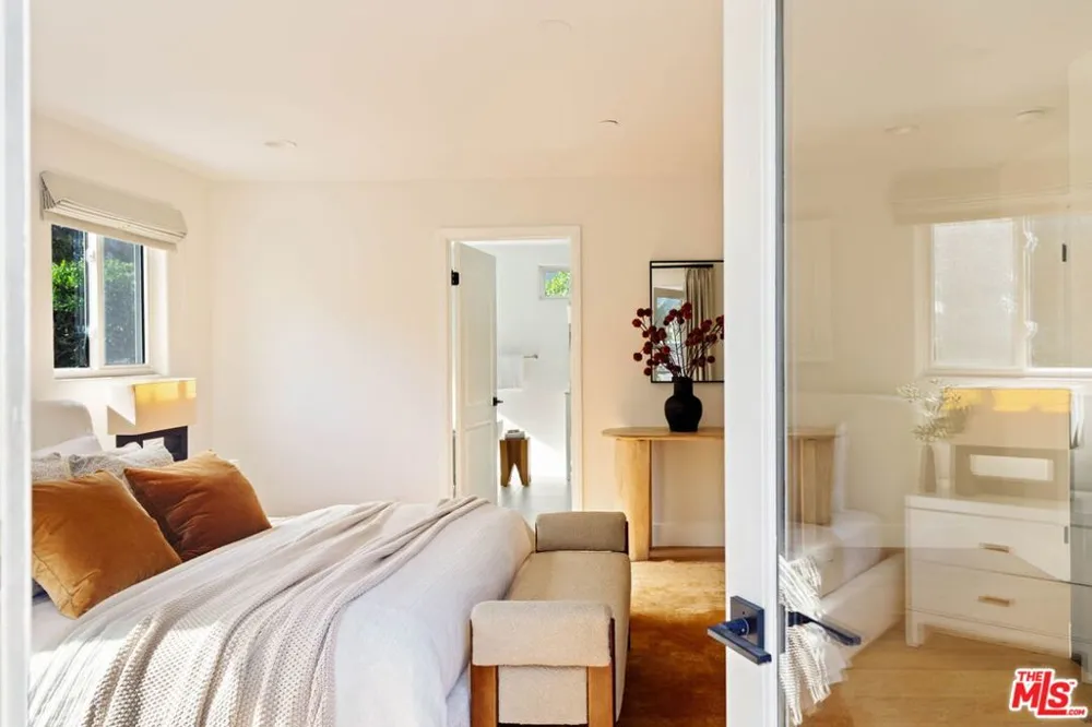 825 Huntley West Hollywood, CA 90069