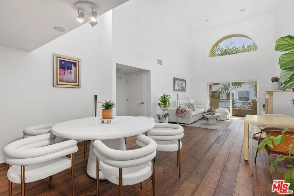1319 Detroit Street #PH1 Los Angeles, CA 90046