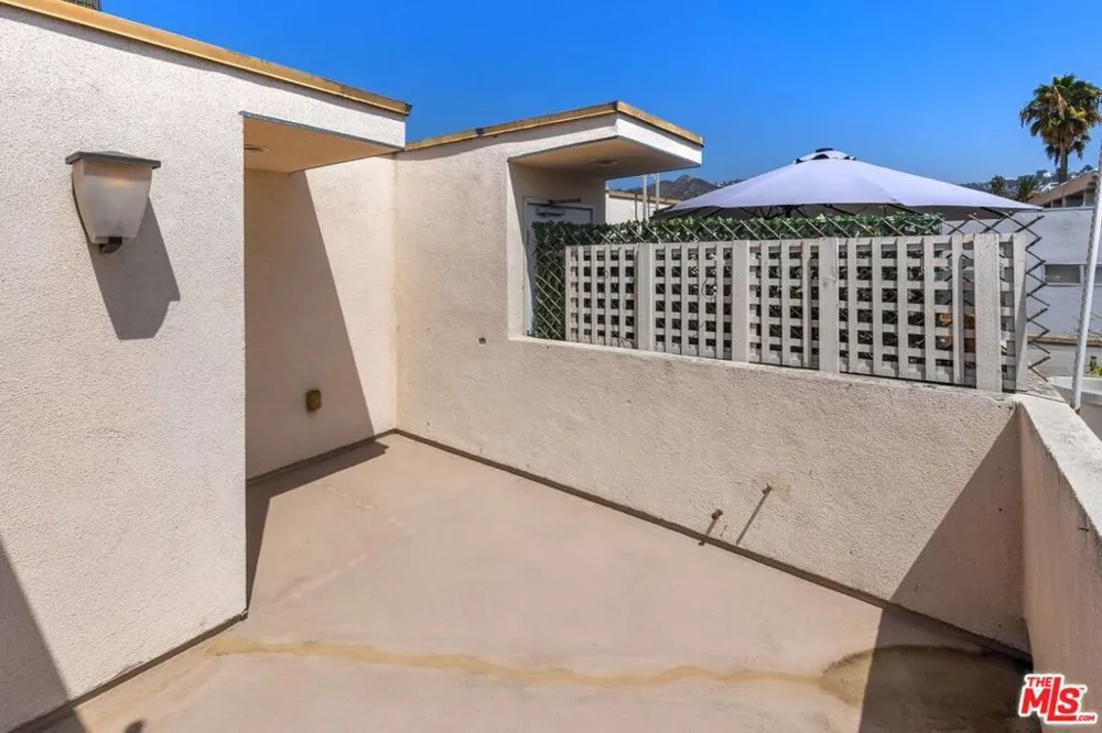 1319 Detroit Street #PH1 Los Angeles, CA 90046