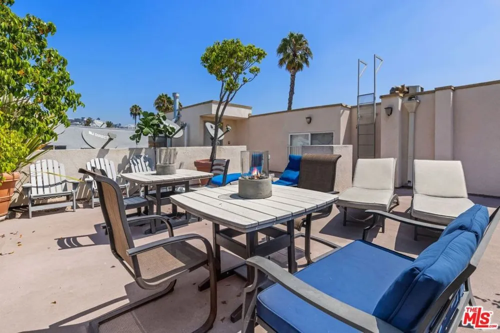 1319 Detroit Street #PH1 Los Angeles, CA 90046