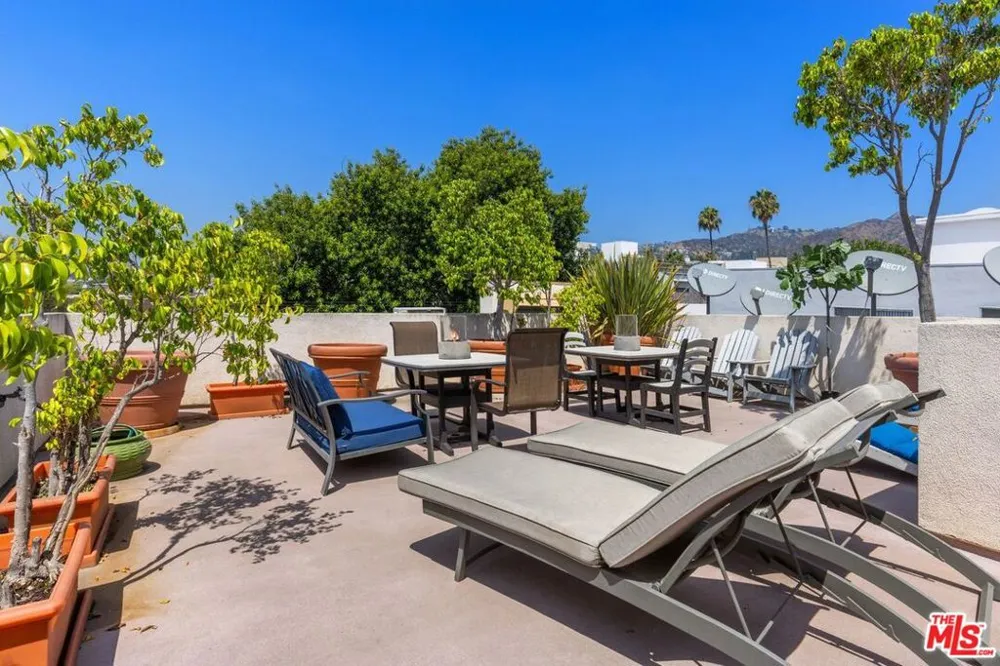 1319 Detroit Street #PH1 Los Angeles, CA 90046