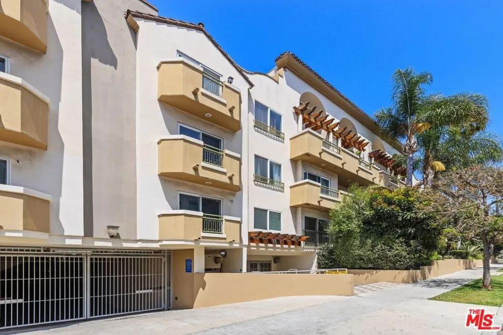 1319 Detroit Street #PH1 Los Angeles, CA 90046