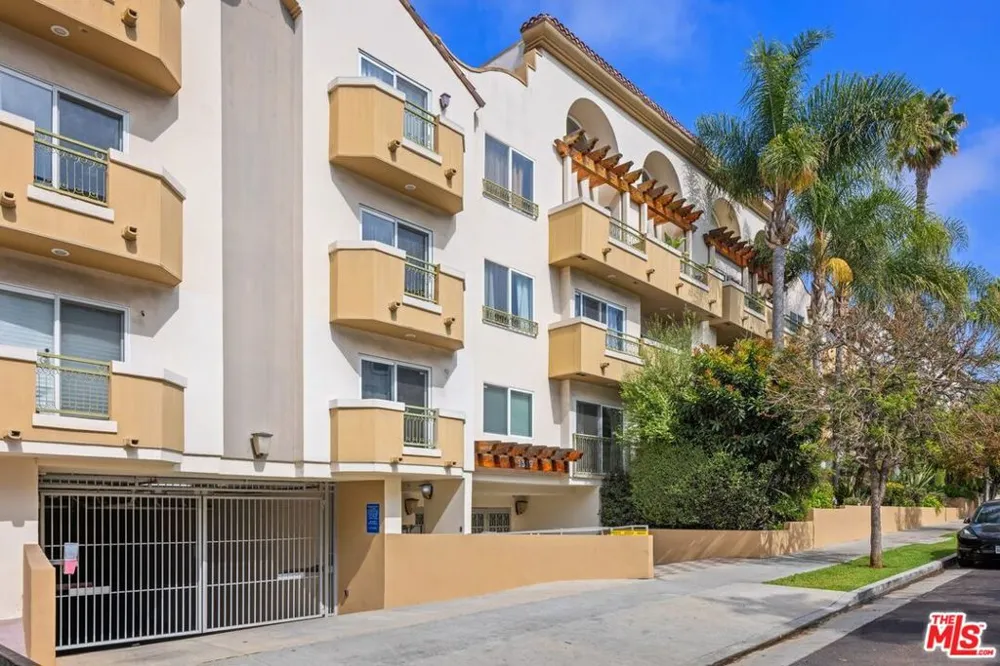 1319 Detroit Street #PH1 Los Angeles, CA 90046