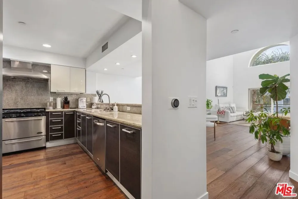 1319 Detroit Street #PH1 Los Angeles, CA 90046