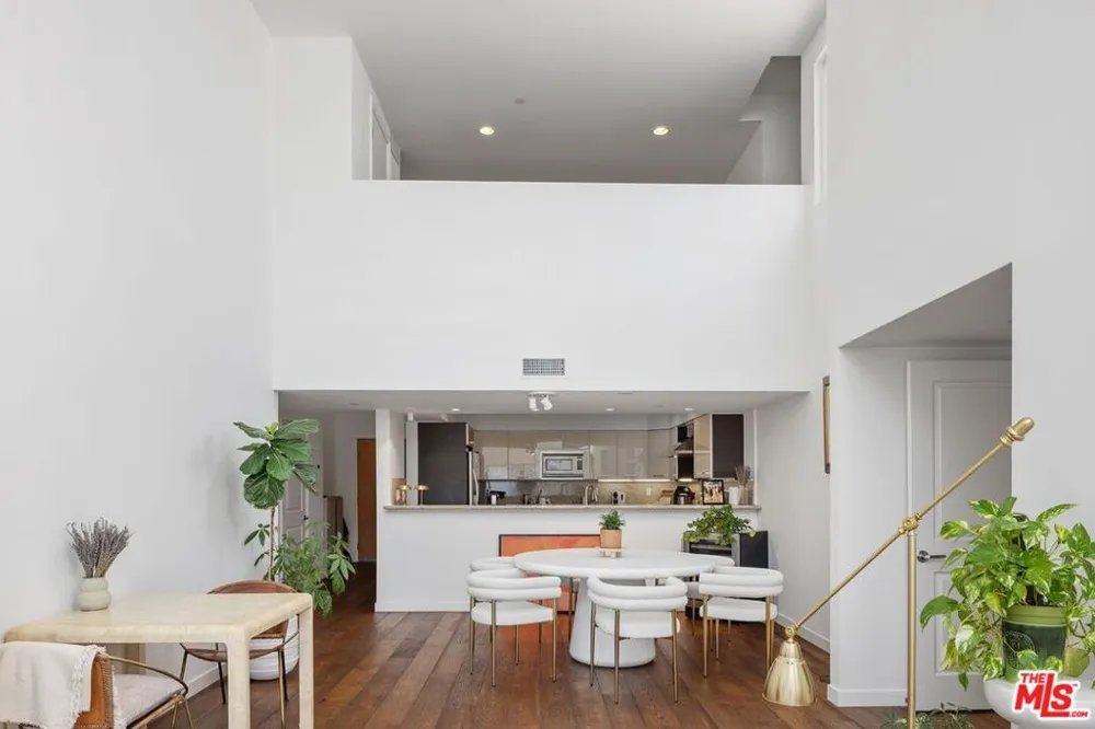 1319 Detroit Street #PH1 Los Angeles, CA 90046