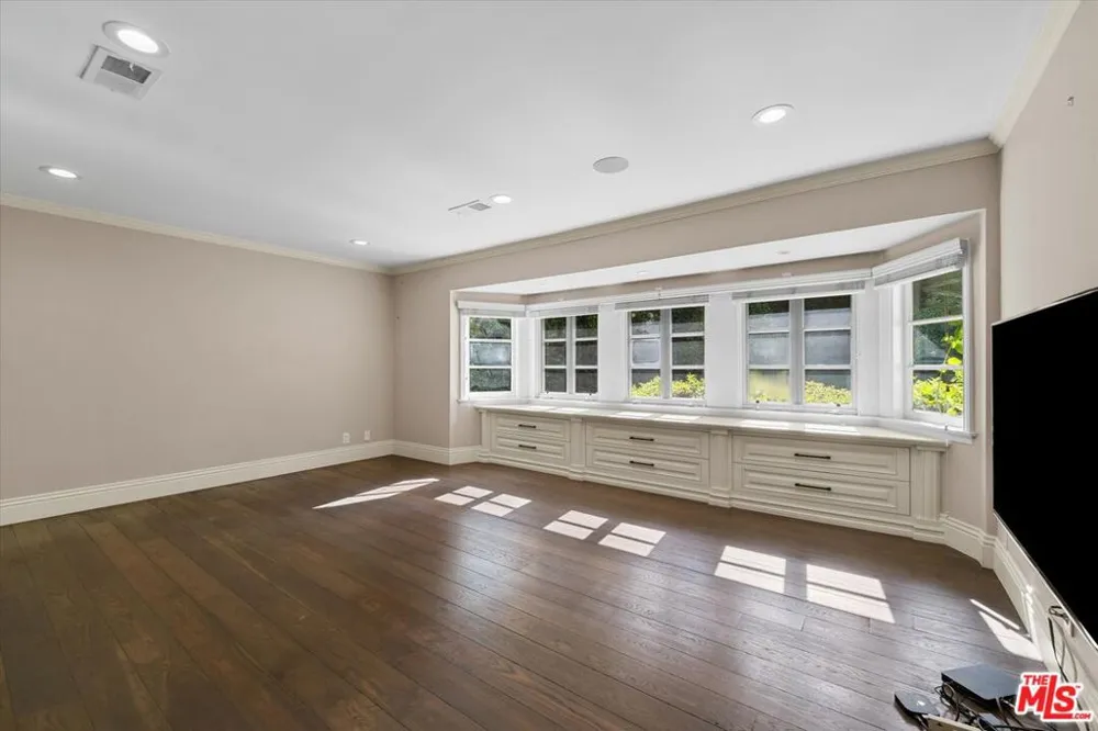 3171 Abington Drive Los Angeles, CA 90210