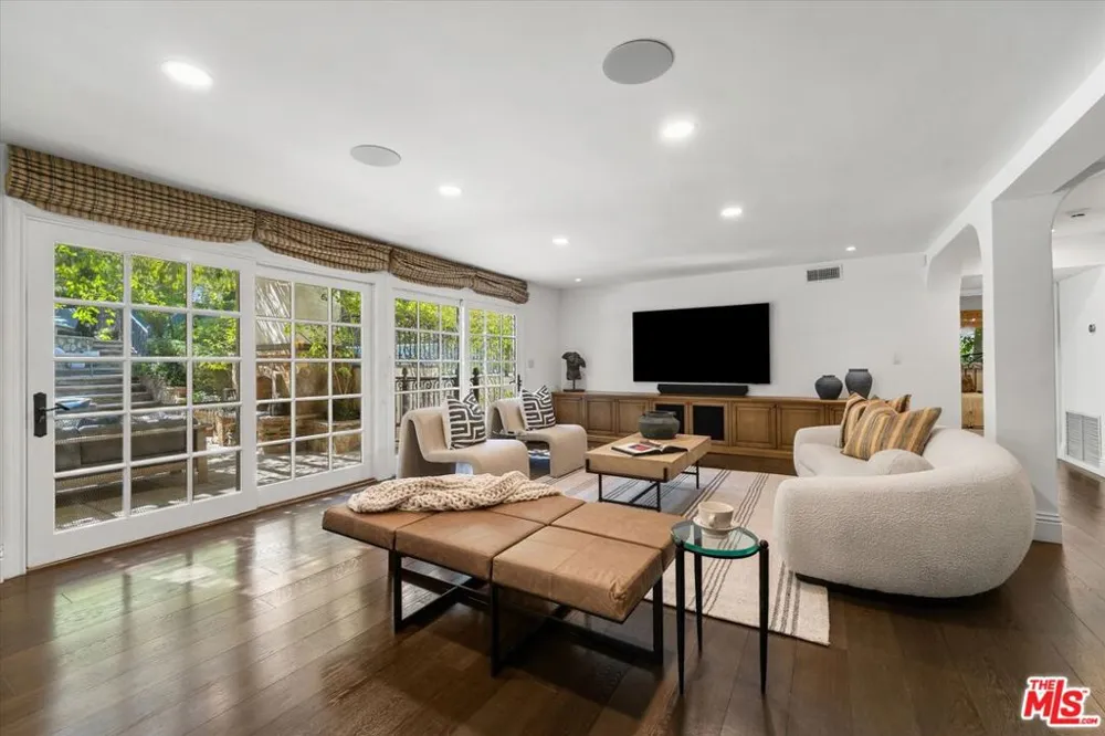3171 Abington Drive Los Angeles, CA 90210