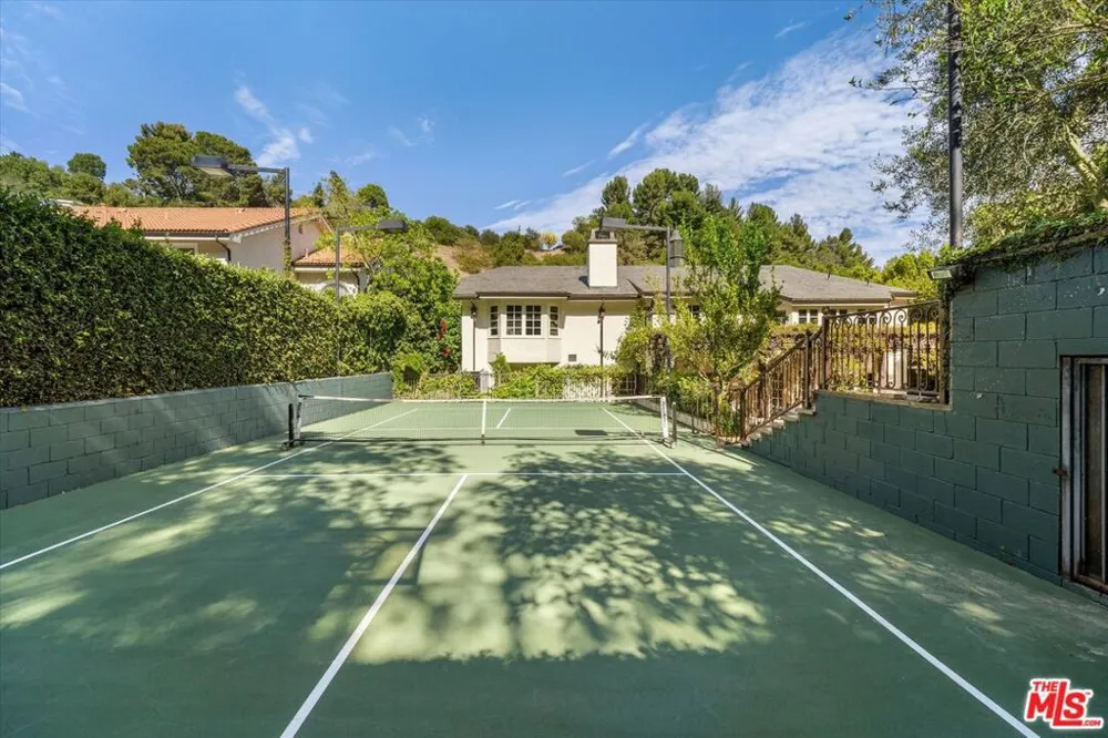3171 Abington Drive Los Angeles, CA 90210