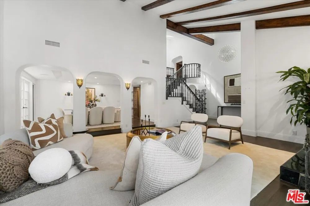 3171 Abington Drive Los Angeles, CA 90210