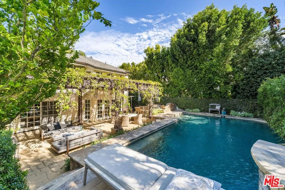 3171 Abington Drive Los Angeles, CA 90210