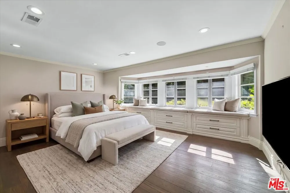 3171 Abington Drive Los Angeles, CA 90210