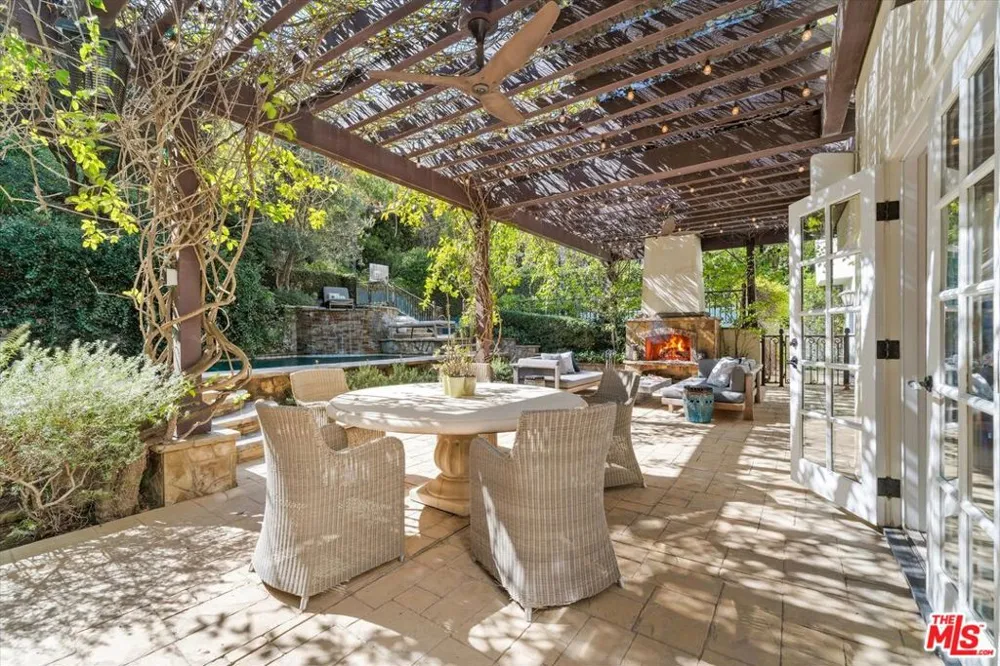3171 Abington Drive Los Angeles, CA 90210
