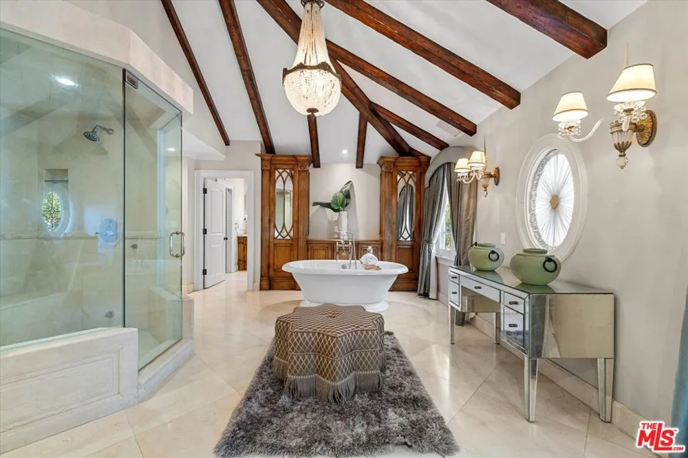 3171 Abington Drive Los Angeles, CA 90210