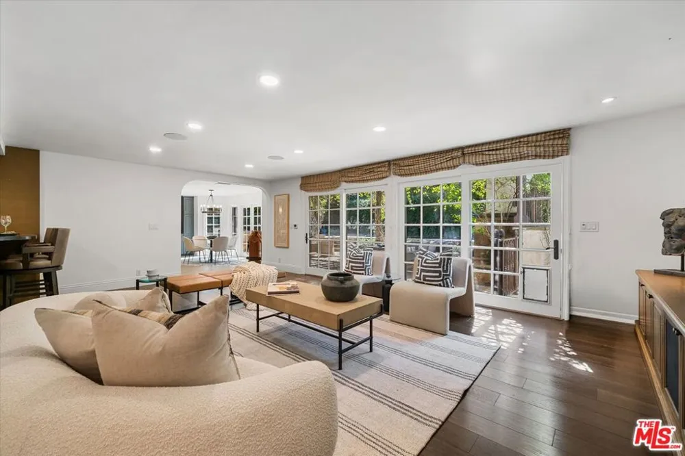 3171 Abington Drive Los Angeles, CA 90210