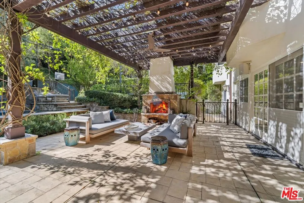 3171 Abington Drive Los Angeles, CA 90210