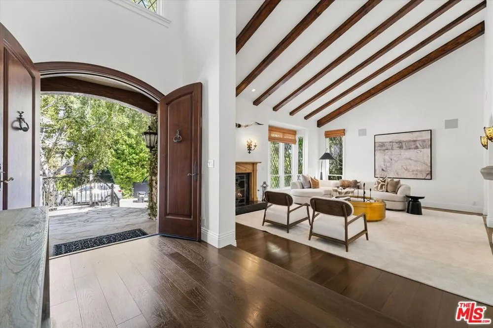 3171 Abington Drive Los Angeles, CA 90210