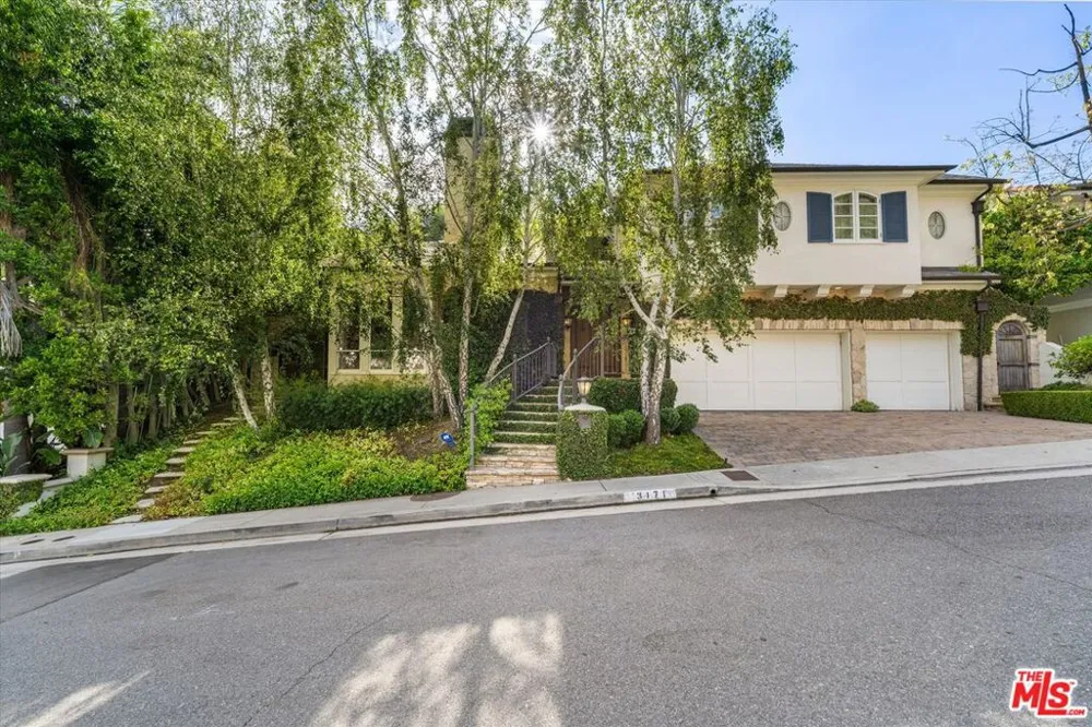 3171 Abington Drive Los Angeles, CA 90210