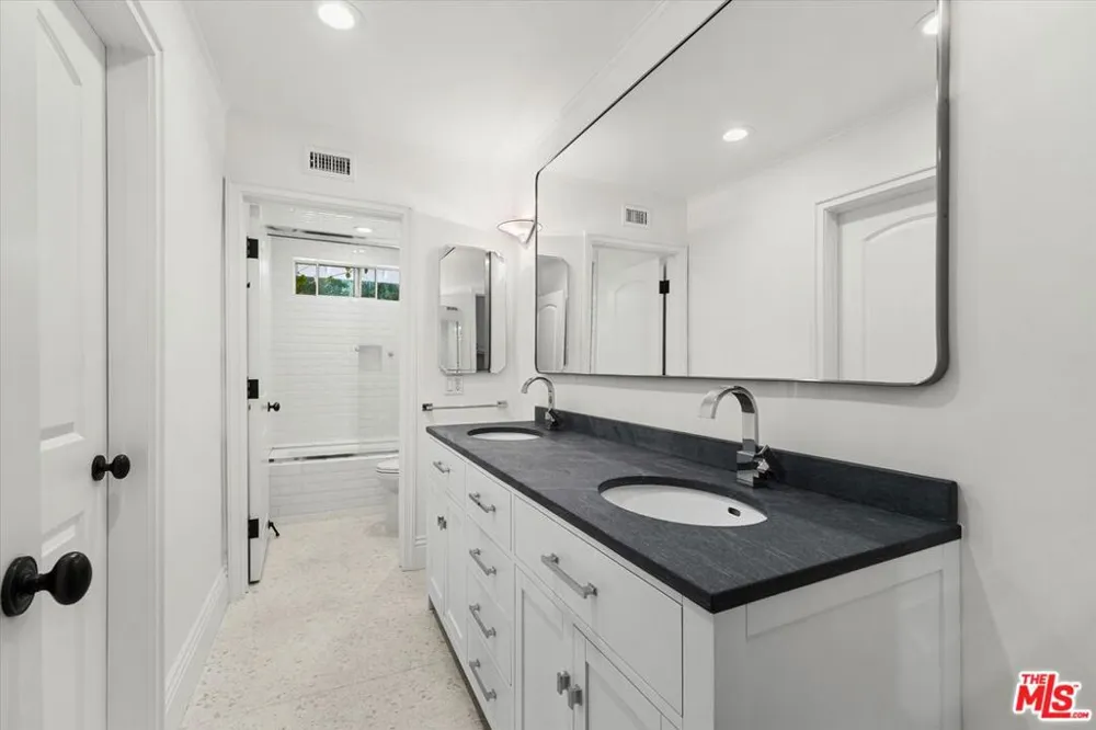 3171 Abington Drive Los Angeles, CA 90210