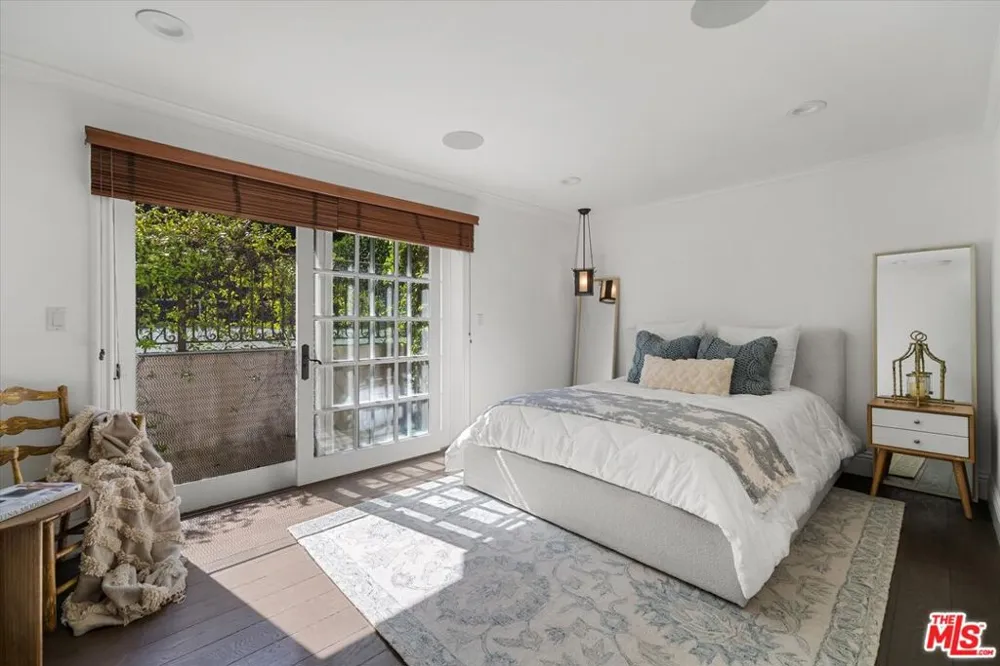 3171 Abington Drive Los Angeles, CA 90210