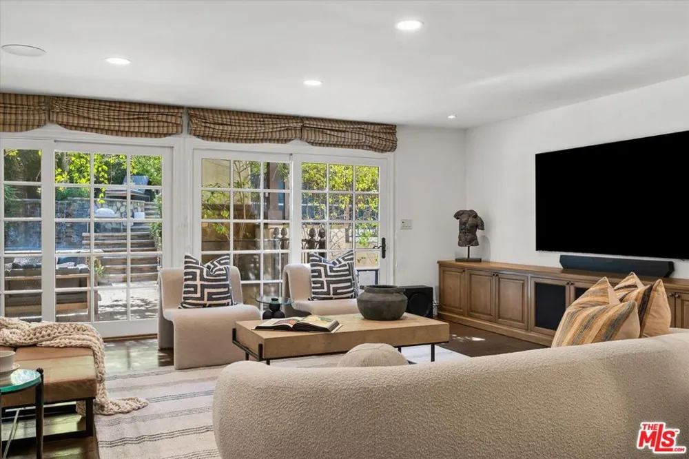 3171 Abington Drive Los Angeles, CA 90210