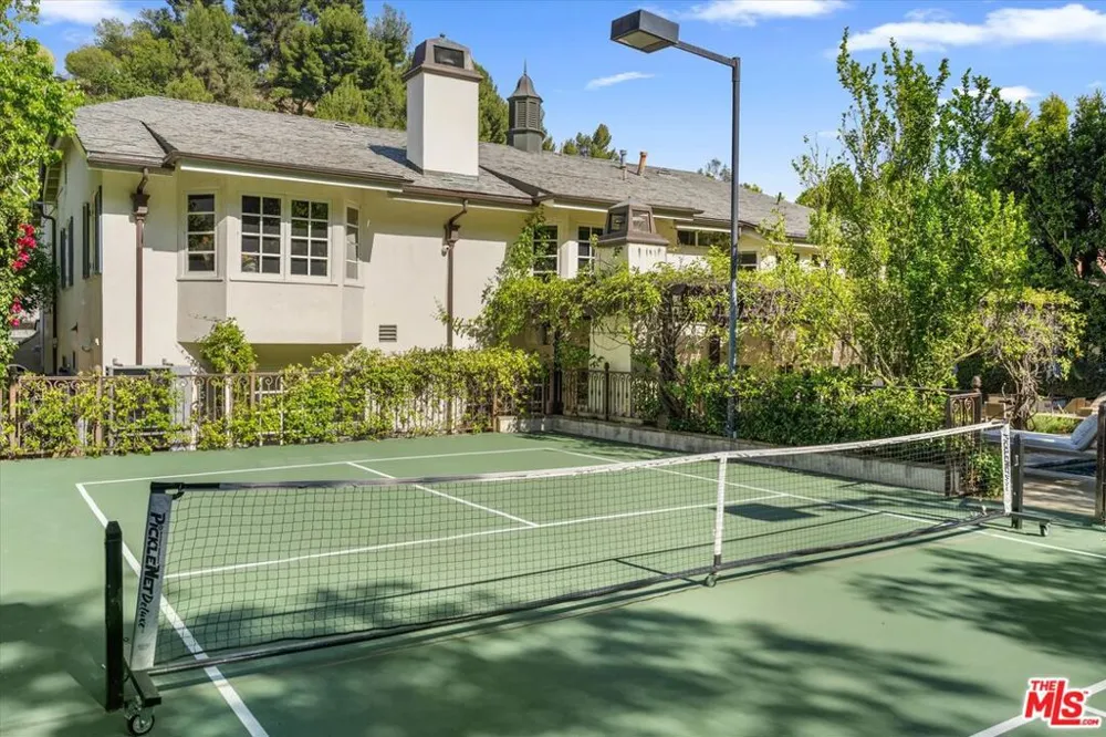 3171 Abington Drive Los Angeles, CA 90210