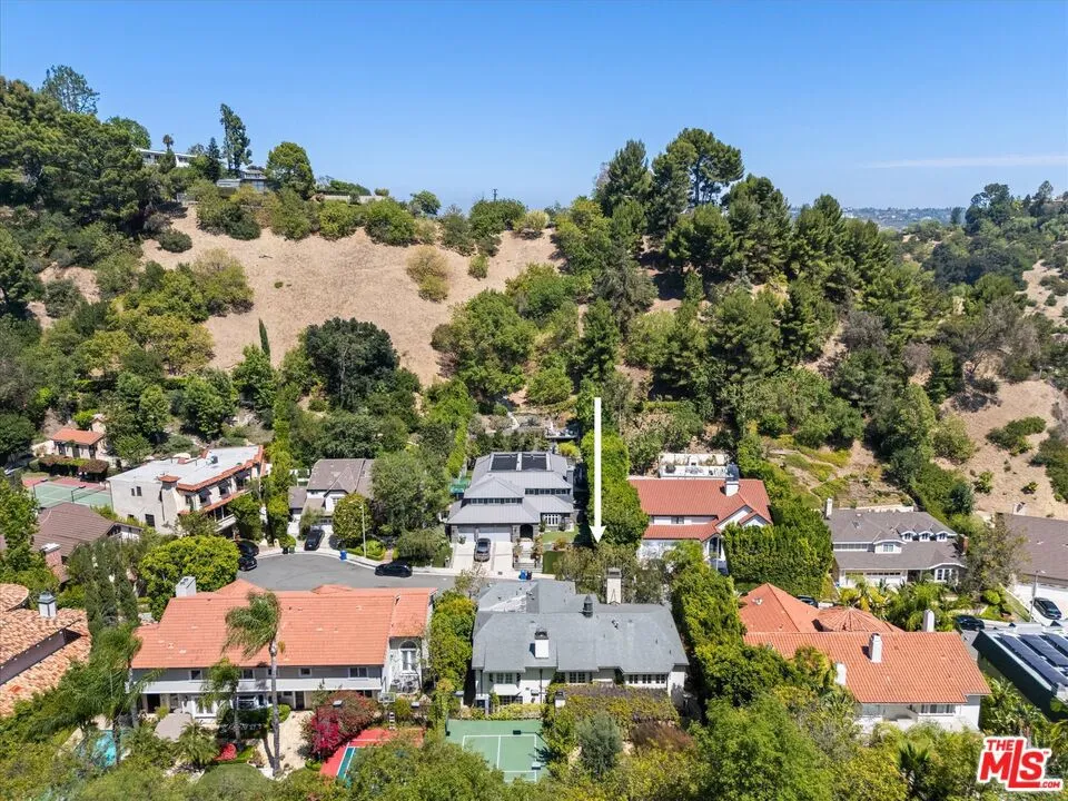 3171 Abington Drive Los Angeles, CA 90210
