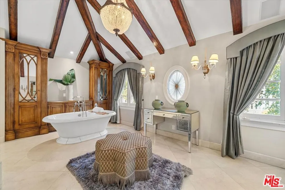 3171 Abington Drive Los Angeles, CA 90210