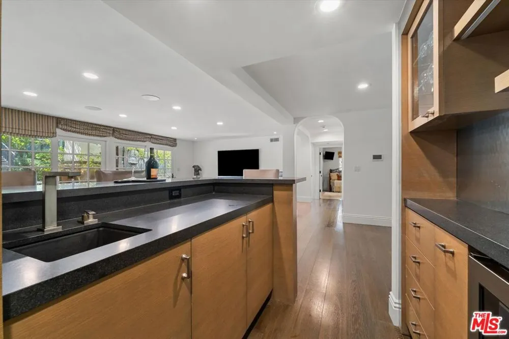 3171 Abington Drive Los Angeles, CA 90210