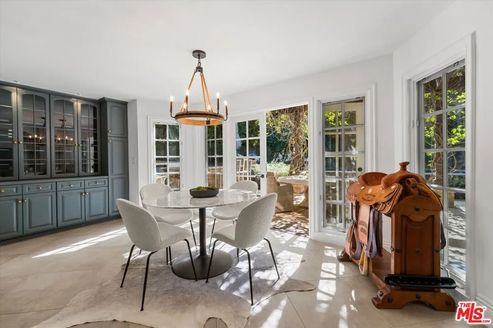 3171 Abington Drive Los Angeles, CA 90210