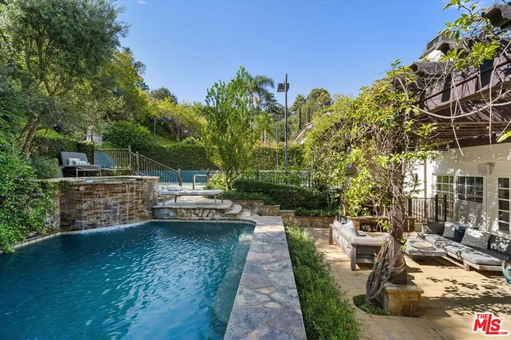 3171 Abington Drive Los Angeles, CA 90210