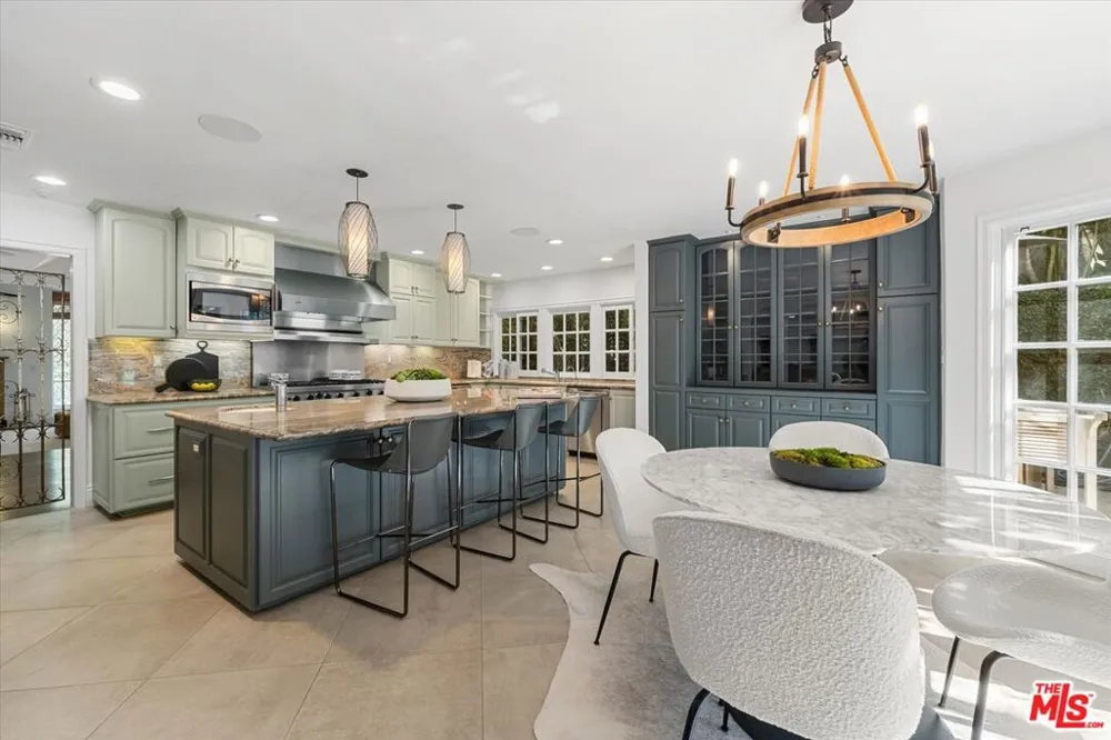 3171 Abington Drive Los Angeles, CA 90210