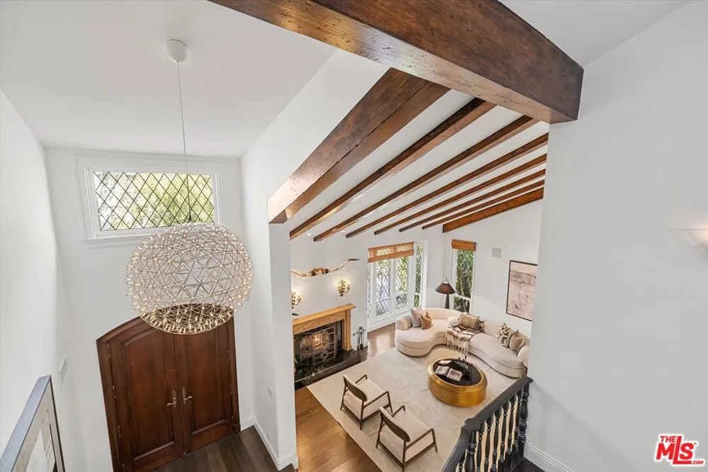 3171 Abington Drive Los Angeles, CA 90210